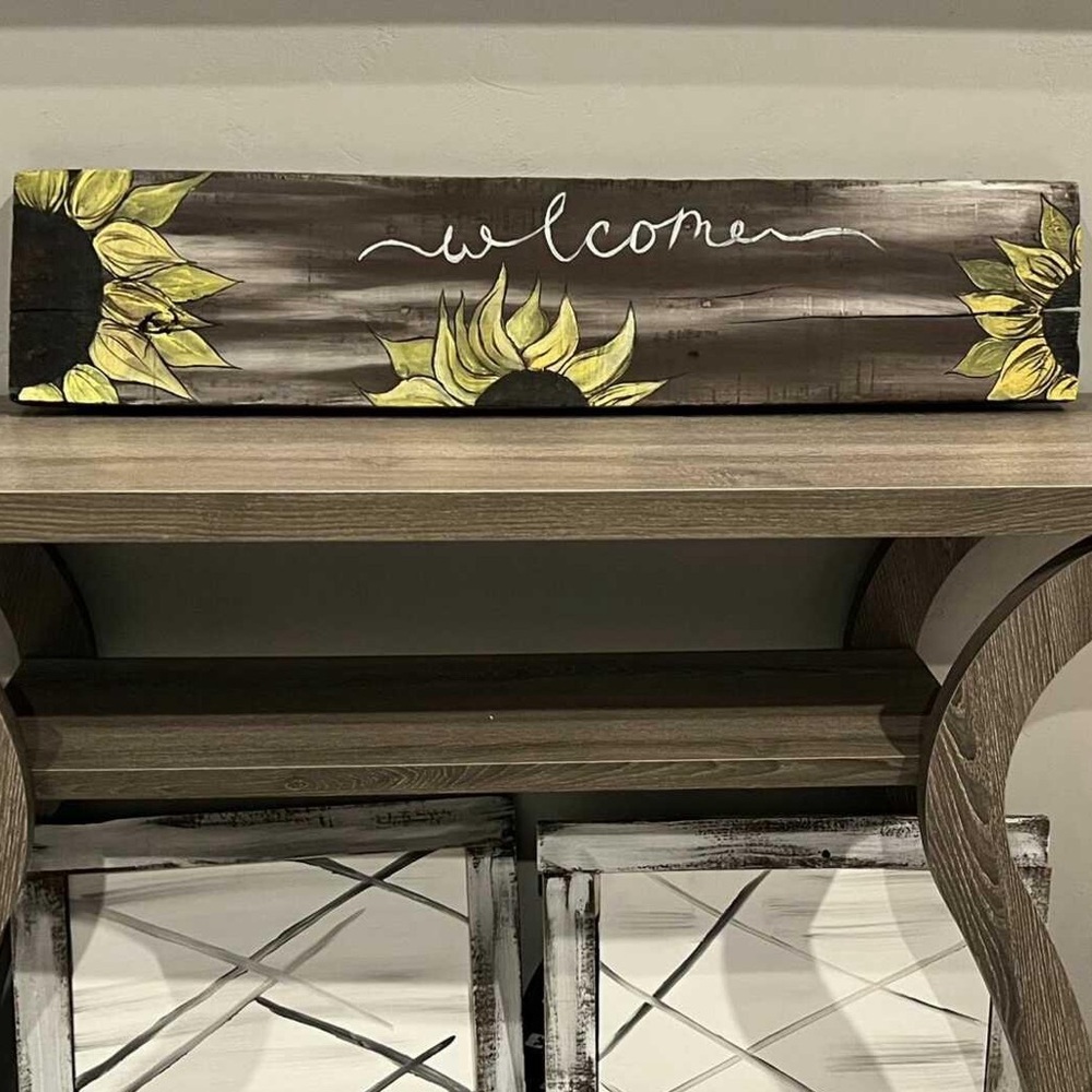 Daisy welcome decor